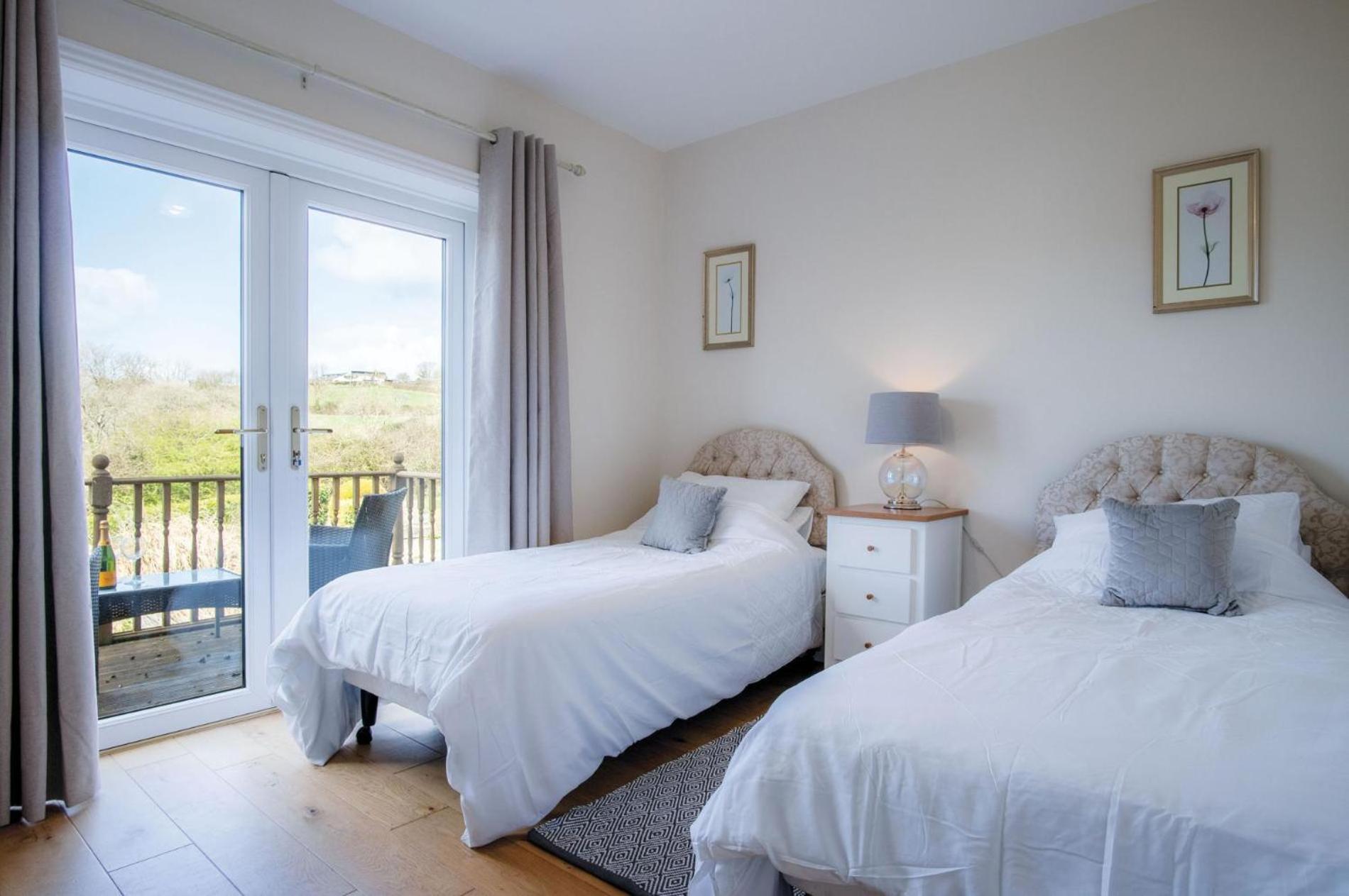 Sorrento - 3 Bed Holiday Home - Wisemans Bridge Stepaside  Bagian luar foto
